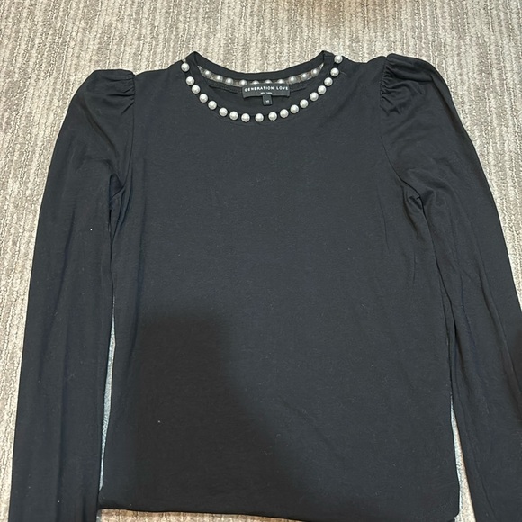 Black pearl top!!